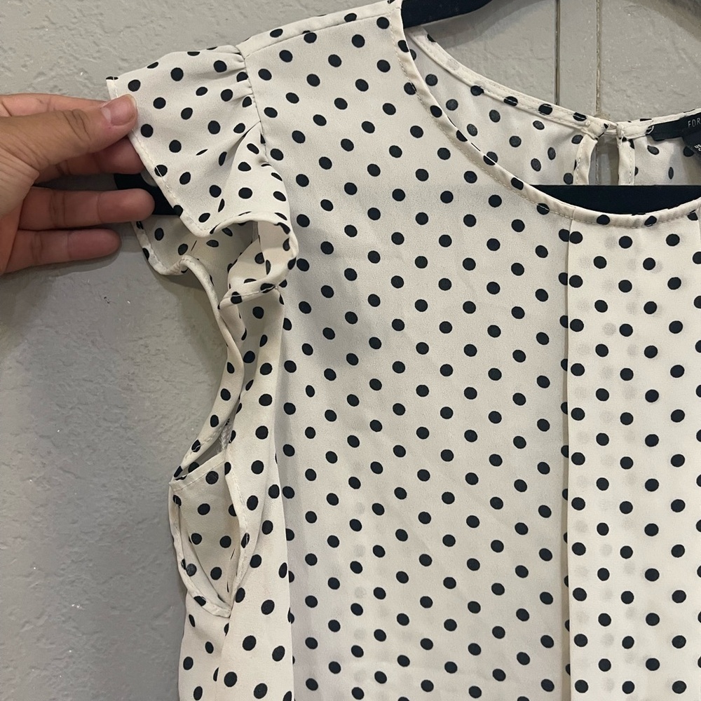 Forever 21 - ruffle sleeve blouse - Picture 6 of 6